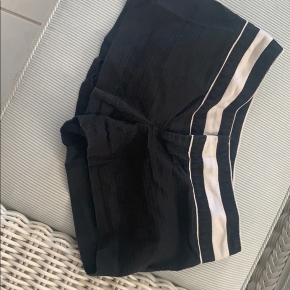 Arden b shorts - Picture 2 of 4